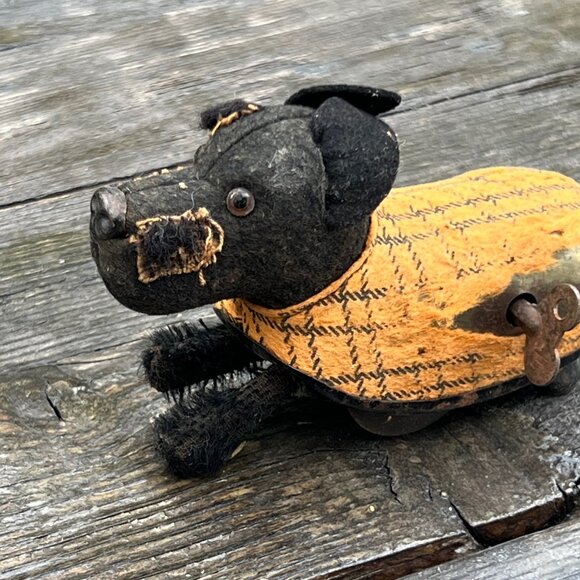 Vintage Schuco 1940s Clockwork Scotty Dog Tippy Tin Toy Windup with Key Germany - Picture 3 of 10